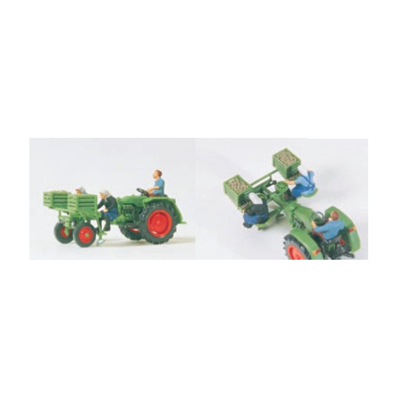 Tractor con figuras. Cosechando patatas. PREISER 17935