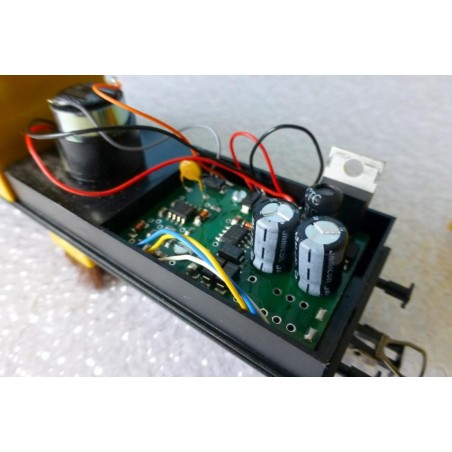 Track vacuum cleaner. AC.