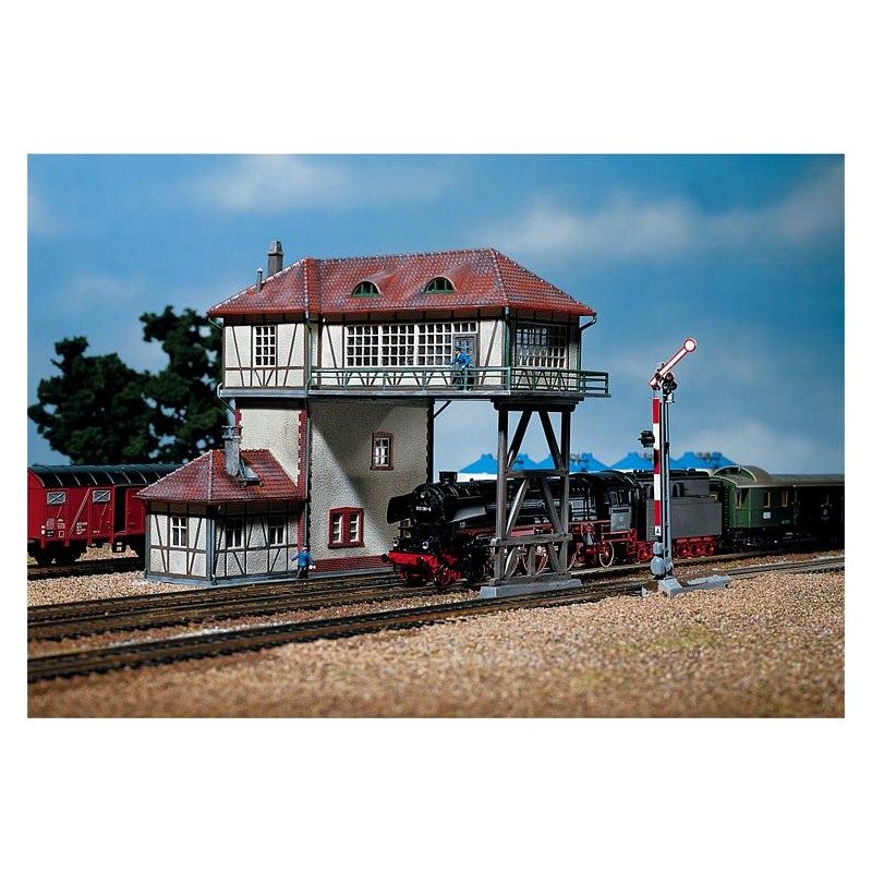 Overhead signal tower. FALLER 120125