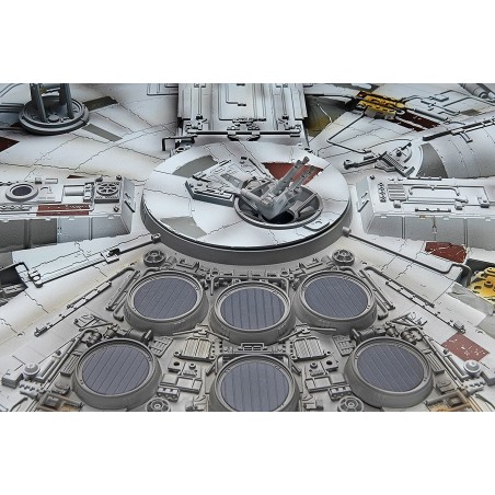 Star Wars: Millenium Falcon.