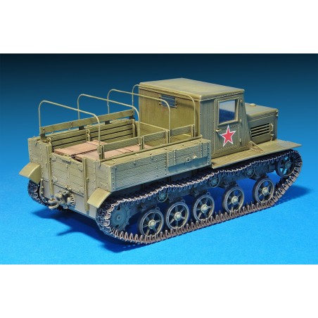 Tractor de artillería soviético Ya-12, ver. final.
