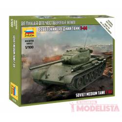 Char moyen soviétique T-44.
