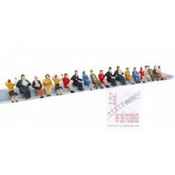 Lot de 100 figures assises peintes.