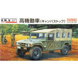 Véhicule à haute mobilité JGSDF avec bâche.