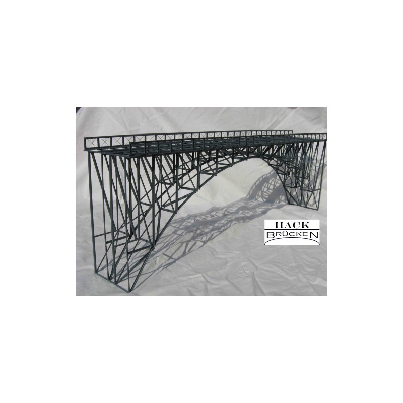 Puente metálico alto en arco. HACK BRUCKEN H60-2