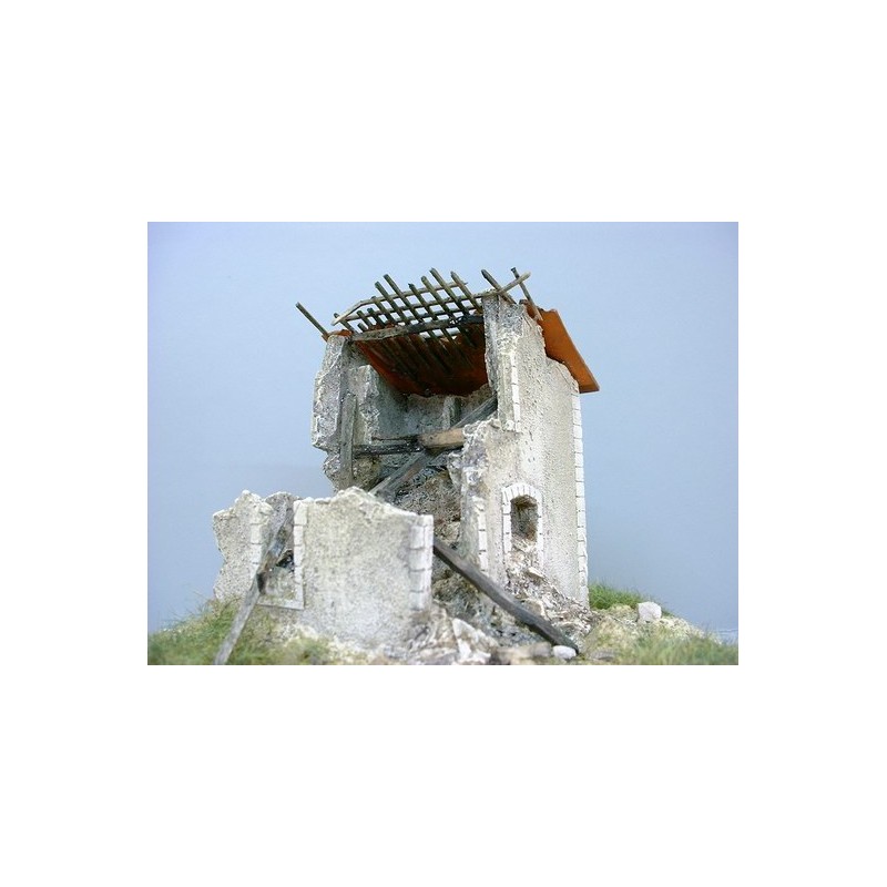 Casa en ruinas. PN SUD MODELISME 8743