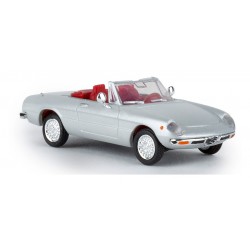 Alfa Romeo Spider 2000, silver.