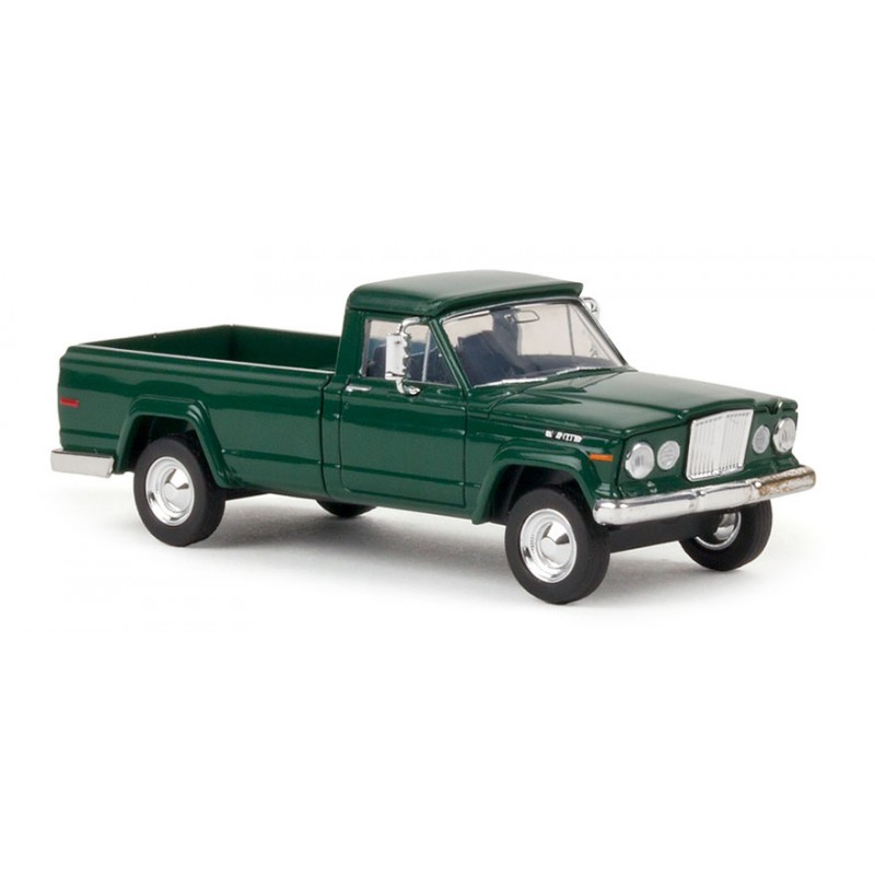 Jeep Gladiator, verde metalizado. Jeep Gladiator, verde metalizado.