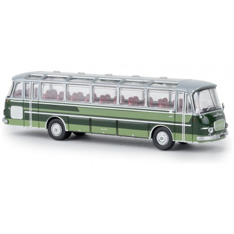 Autobus Setra S 12, verde.