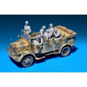 L1500A 4x4 car with crew.
