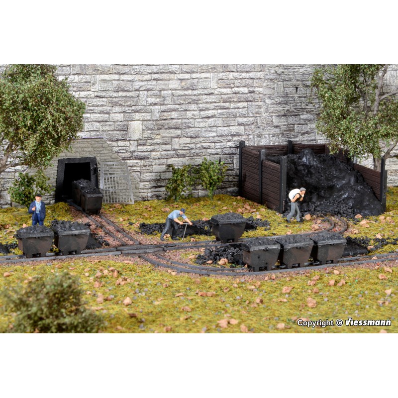 Deco-set coal lorries, point, rails. Deco-set coal lorries, point, rails.