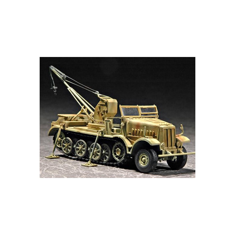 Sd. Kfz. 9/1 (FAMO) con grúa.