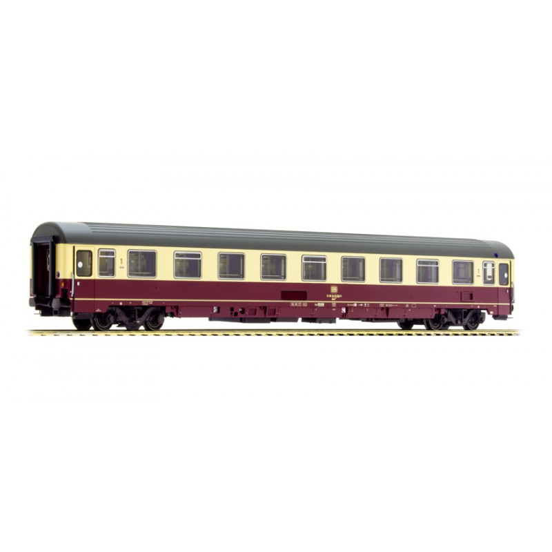 First class coach Avmz 207, DB. First class coach Avmz 207, DB.