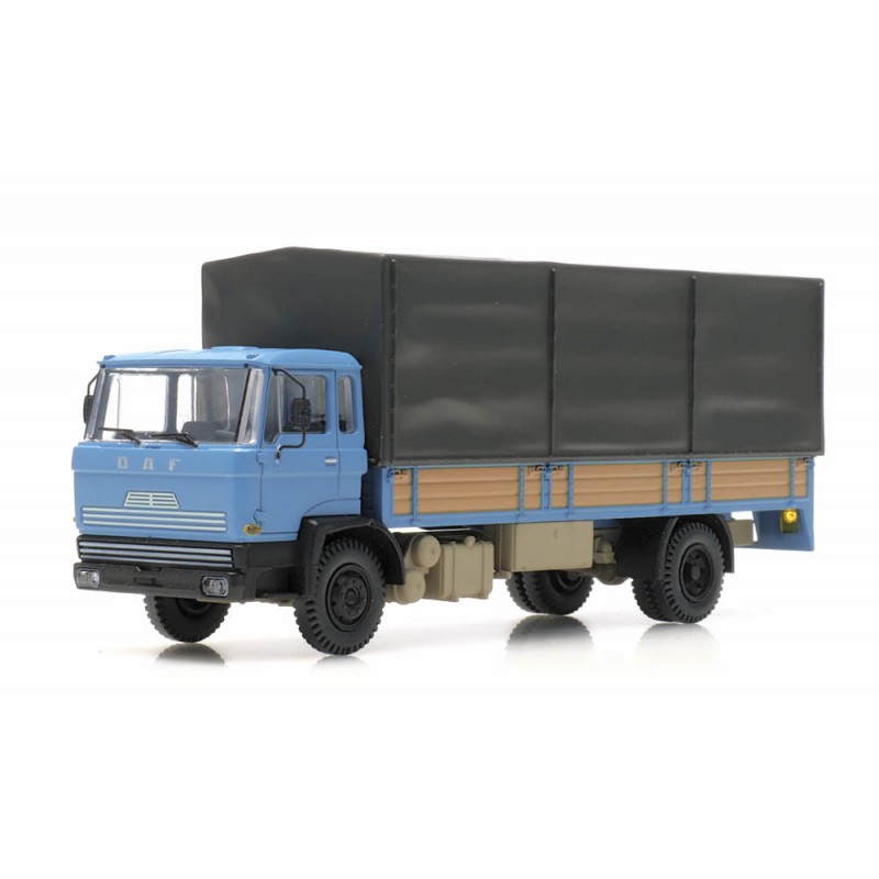 DAF, canvas cover semitrailer. DAF, canvas cover semitrailer.