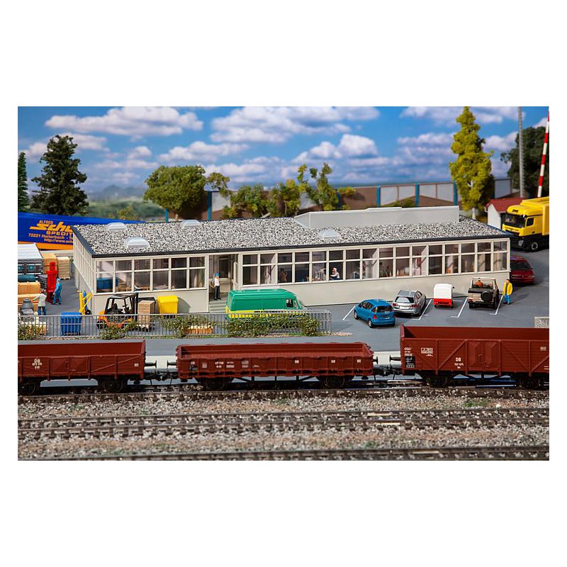 Taller con interiores.