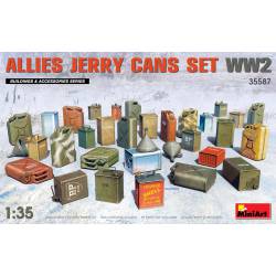 Ensemble de bouteilles de carburant. Alliés, Seconde Guerre mondiale.