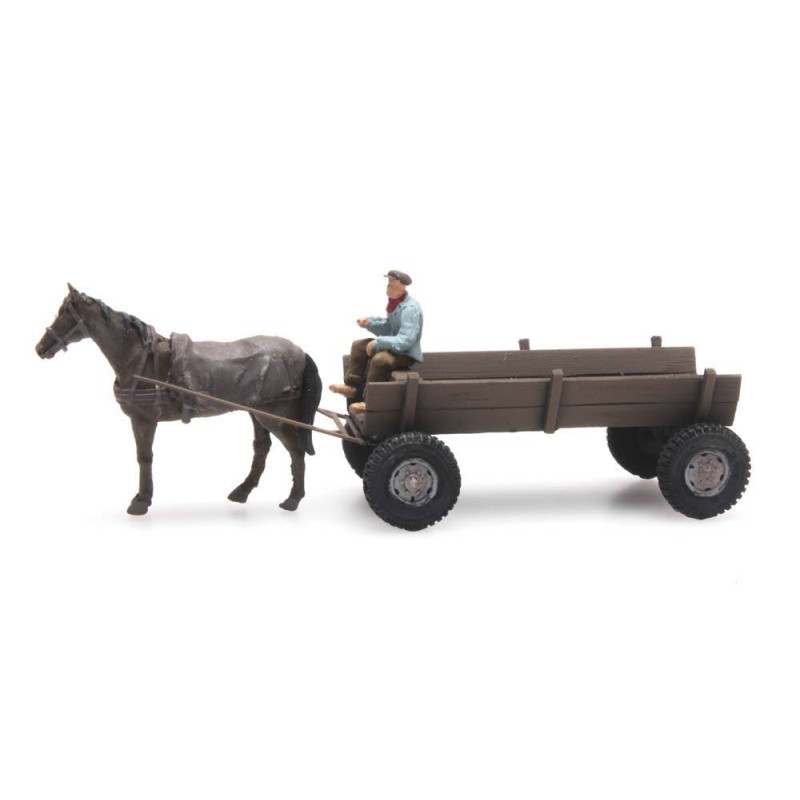 Hombre con carro. Hombre con carro.