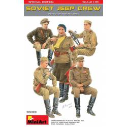 Equipaggio di jeep sovietiche.