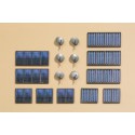 Paneles solares y antenas.