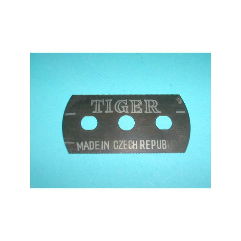 Sierra de mano para modelismo.