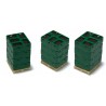 Palés con cajas de botellas.