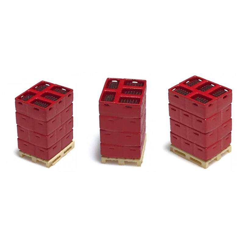 Palés con cajas de botellas. Palés con cajas de botellas.