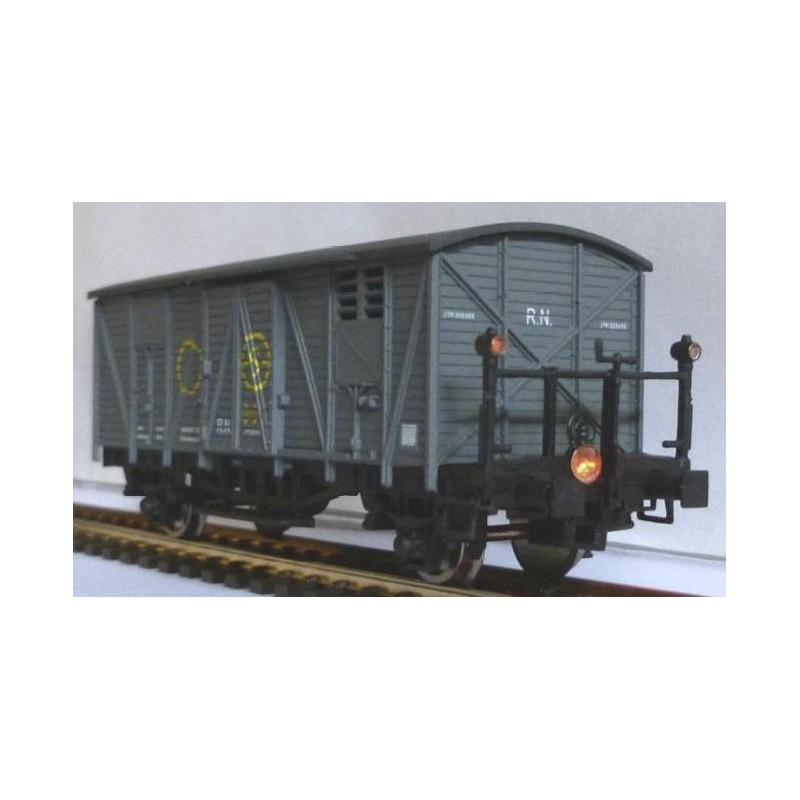 Vagón cerrado gris SN con faroles de cola. KTRAIN 0703J