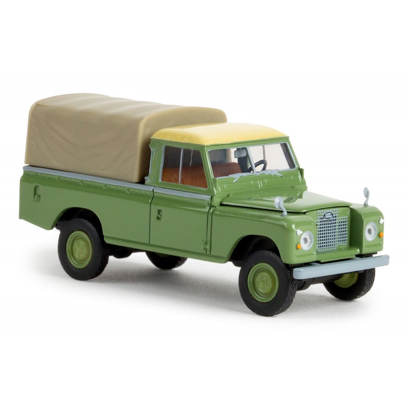 Land Rover 109. Land Rover 109.
