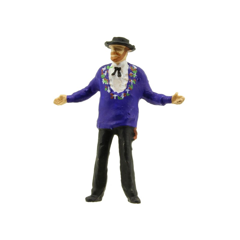 Hombre con traje regional.