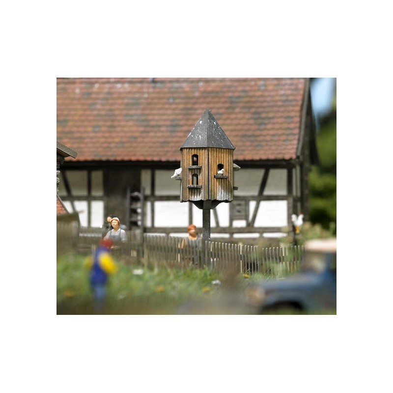 Pigeon and duck house. BUSCH 1521