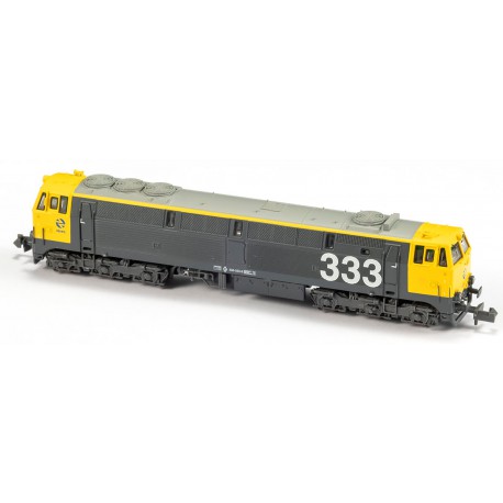 Diesel locomotive 333-020, RENFE. Sound.