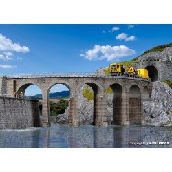 Gran viaducto en curva.