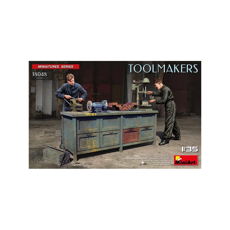 Trabajadores con herramientas.