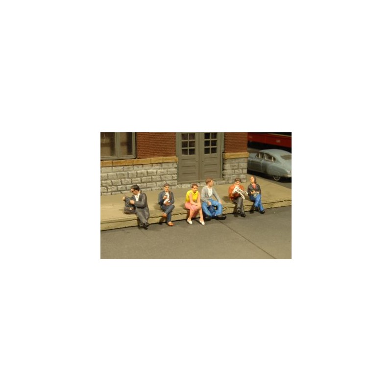 Personas sentadas. SCENE SCAPES 33111