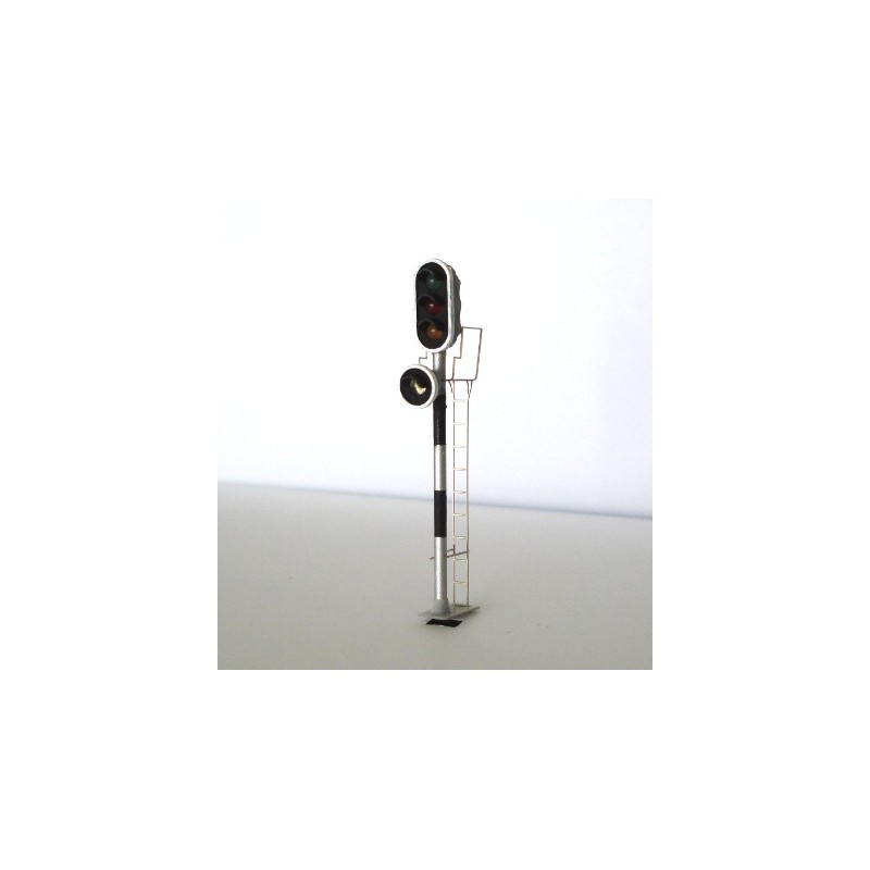 Señal luminosa de 3 aspectos con rebase. MAFEN 913.02