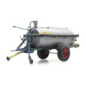 Liquid manure spreader.