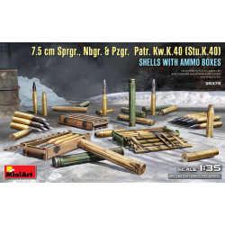 Projectiles et caisses de munitions.
