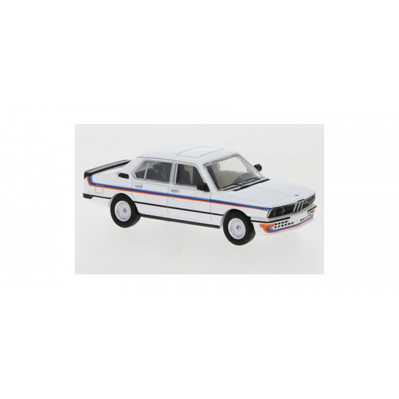 BMW M535i (E12), blanco.