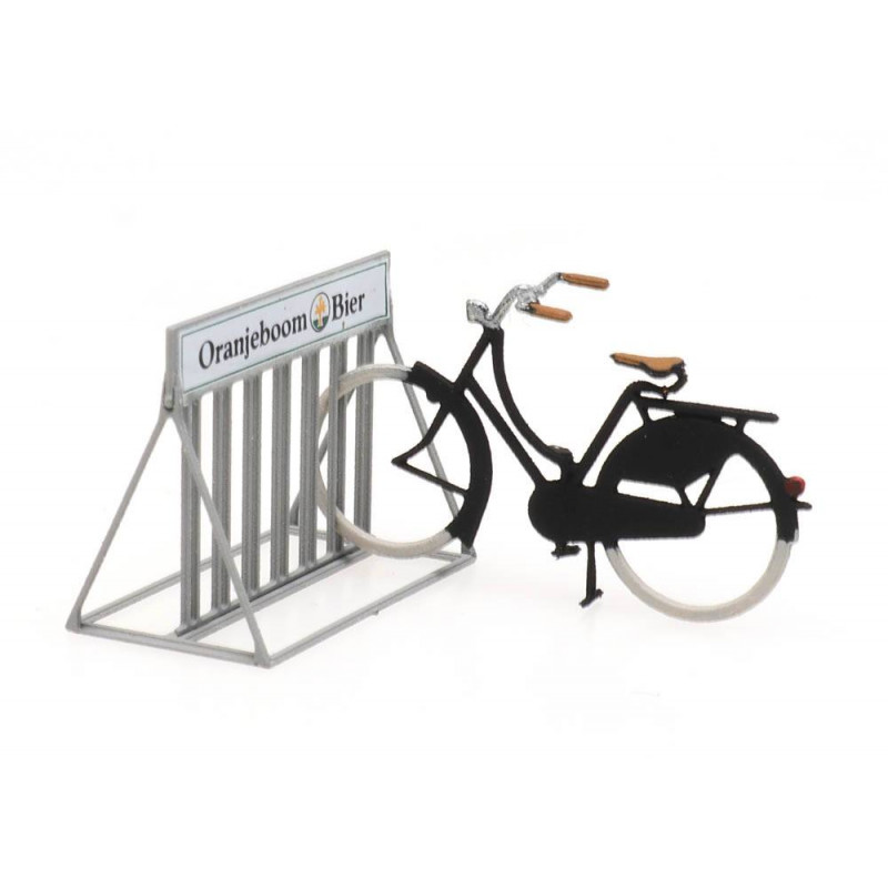 Bicicleta con aparcamiento. Bicicleta con aparcamiento.