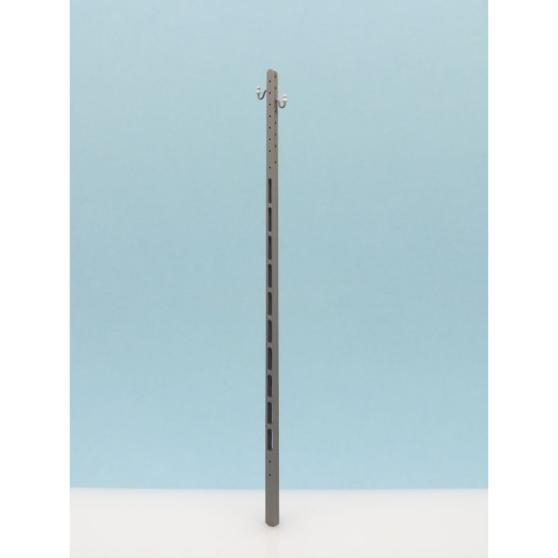 Poste eléctrico con aislantes.