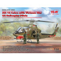 AH-1G Cobra y pilotos.