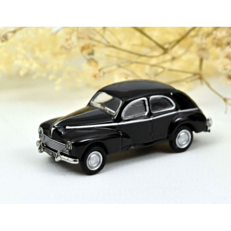 Peugeot 203, negro. 1955.