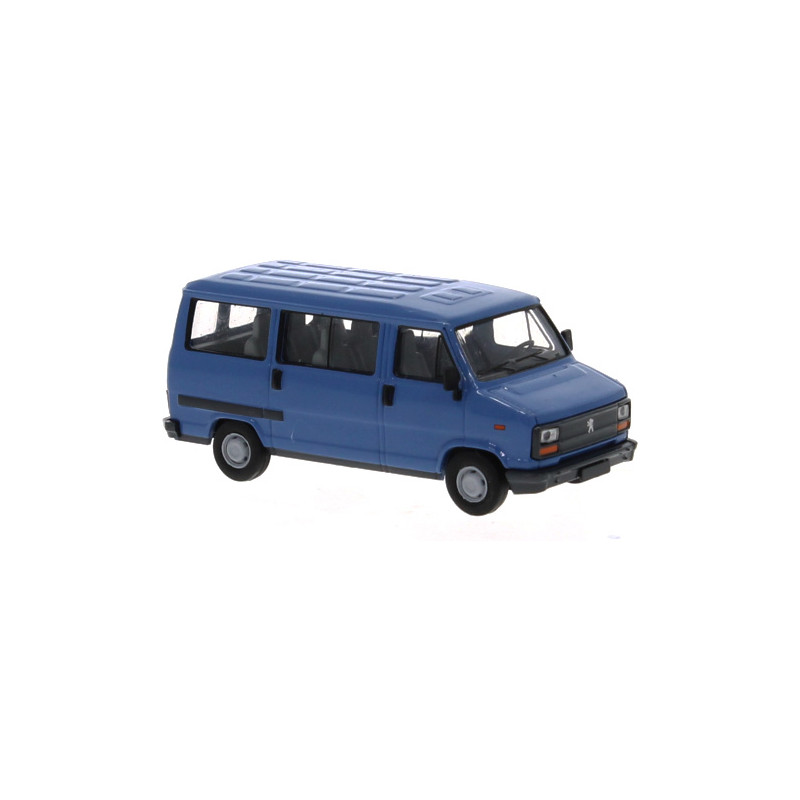 Furgoneta Peugeot J5.
