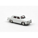 Renault 8, blanco.