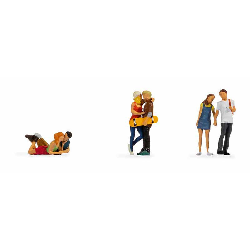 Parejas jóvenes. Parejas jóvenes.