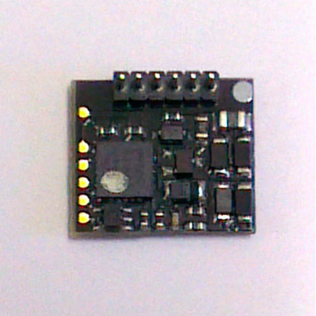DCC decoder with 6 pin connector. DCC decoder with 6 pin connector.