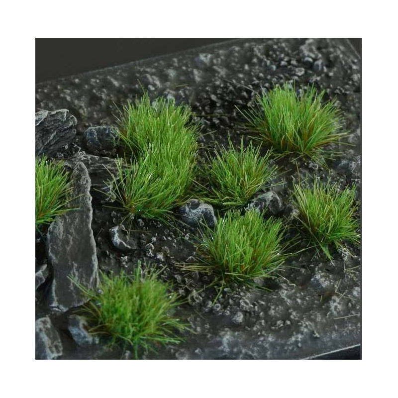 Grass tufts. Strong green (6 mm).