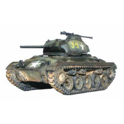 Carro ligero estadounidense M24 Chaffee. Bolt Action.