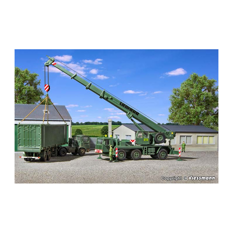 Grúa Liebherr LTM 1050/3 militar.