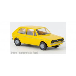 VW Golf I, jaune.